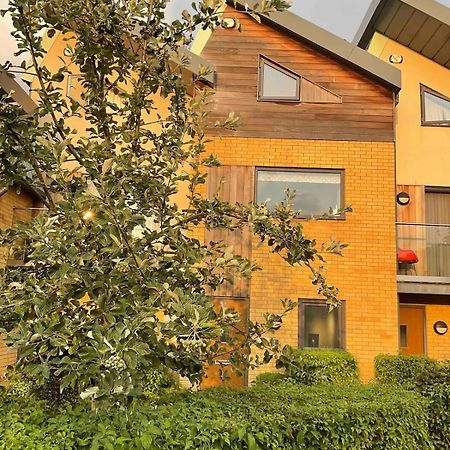 Pass The Keys Stunning Townhouse In Uphill Historic Lincoln Villa Bagian luar foto